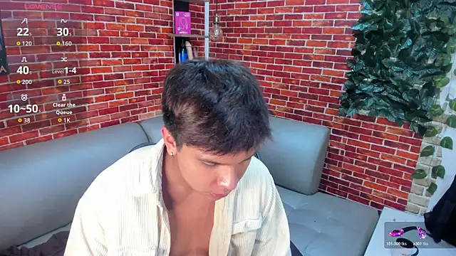 Thiago_Kozak Show in webcam