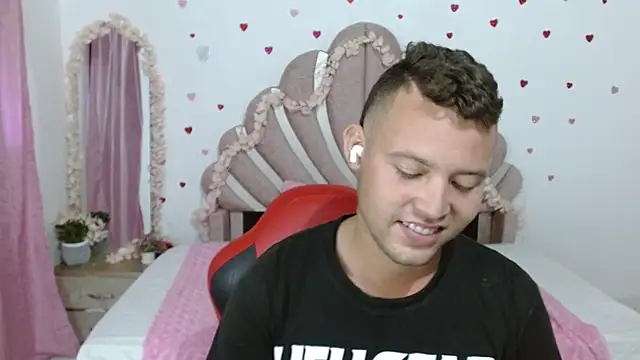 Show modela sven_fox723 na web-kameri