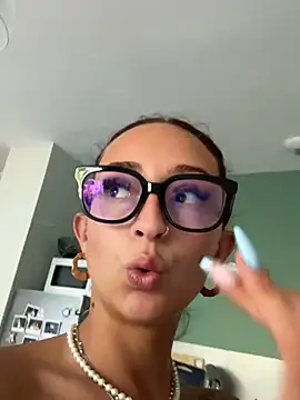 XXX chat uživo modela Lolasecret_