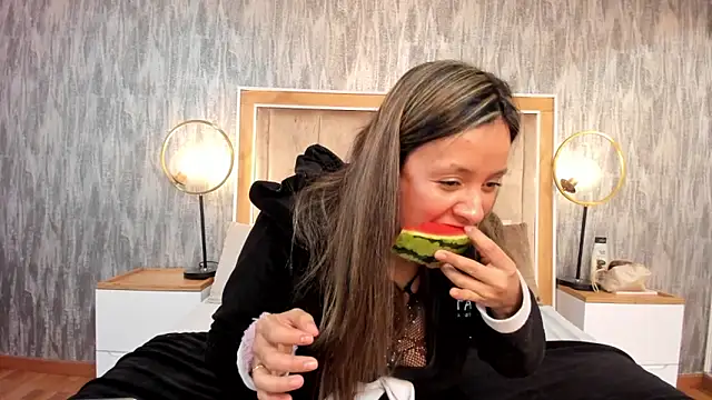 CynthiaMore webkamerás műsora