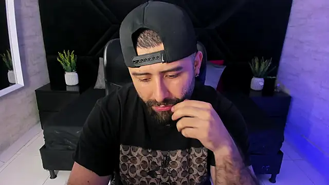 Czat XXX na żywo – jhon_bear03