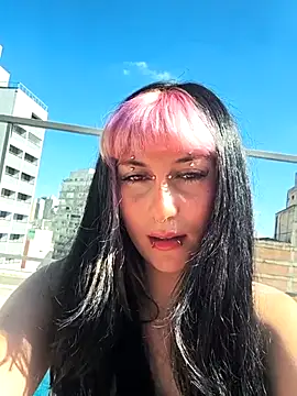 Lola_bunnyboll: διαδικτυακό σόου στην κάμερα
