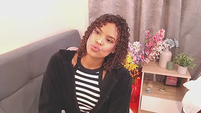Chat +18 de Amelia_bss ao vivo