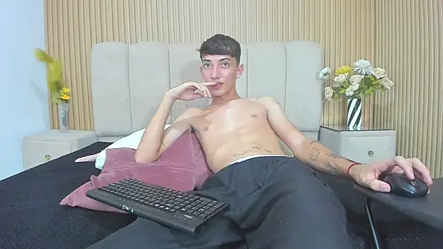 MichaelVasquexのウェブカメラショー