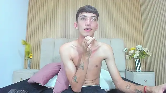 MichaelVasquex Шоу с уебкамера