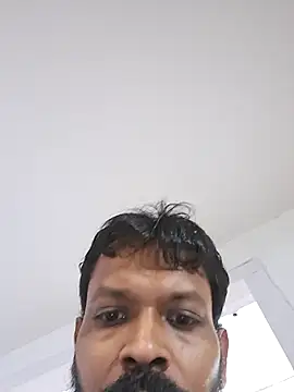 BlackBoy_Kolkata: διαδικτυακό σόου στην κάμερα
