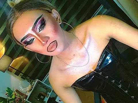 HOLLYWOOD_QUEEN_88 在線直播表演