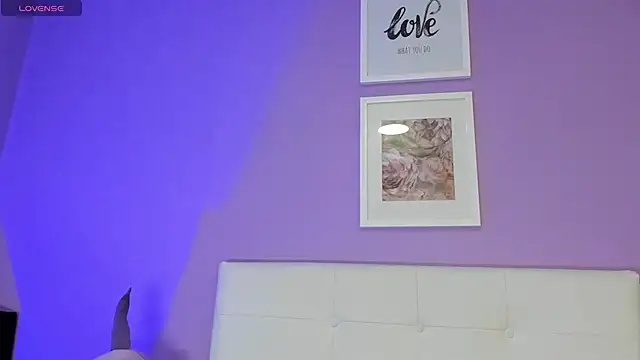 Charlotte11-11's Live XXX Chat