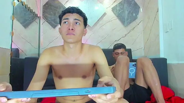 Yeff_26 Show in webcam