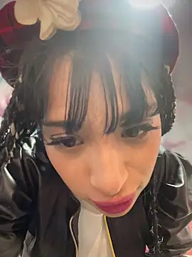 Isabella-Teen Live XXX Chat