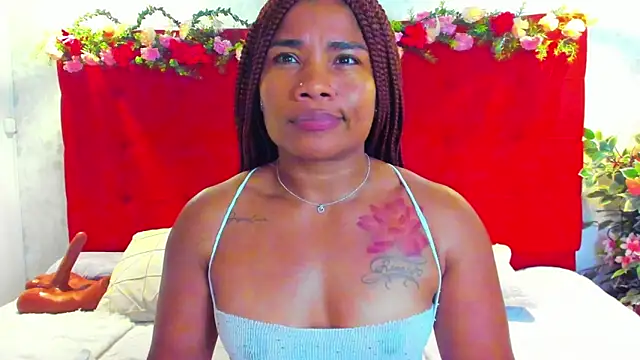 SilvannaFit Live XXX Chat