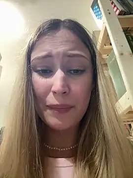 دردشة blonde_exe الجنسية المباشرة