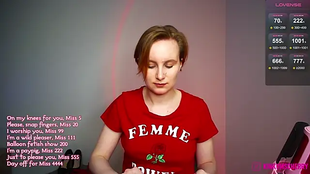KinkyMissCherryのライブXXXチャット