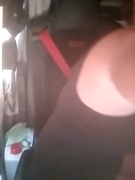 Milfa_nimfomana Adlı Modelin Canlı XXX Sohbeti
