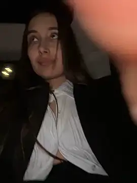 ICrazyOneIRL Live XXX Chat