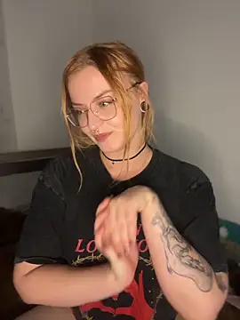 Chat +18 de CherryyCheeks ao vivo