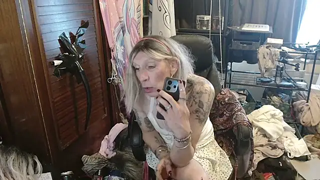 Chat +18 de Ombeline1 ao vivo