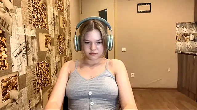 HellyRay élő XXX-chatje