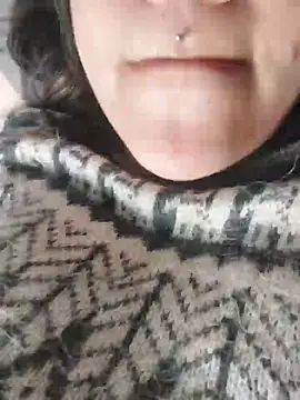 Camilu23's Live Chat Room