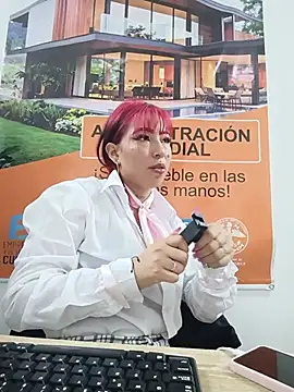 Chat XXX en directo de JULIETH__05