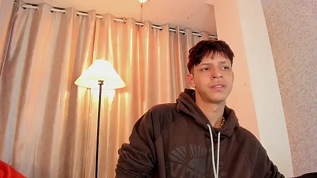 Ethan_qop's Live XXX Chat