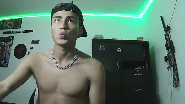 Chatroom XXX en direct de Fenix_hardcock