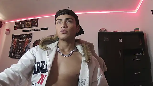 Chat +18 de Fenix_hardcock ao vivo