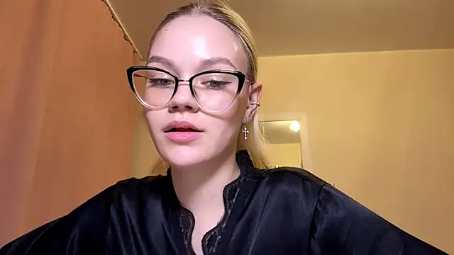MiaCashe's Live XXX Chat