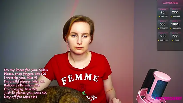 צ'אט XXX בשידור חי של KinkyMissCherry