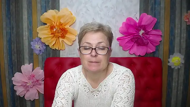 EmiliaGree's Live XXX Chat