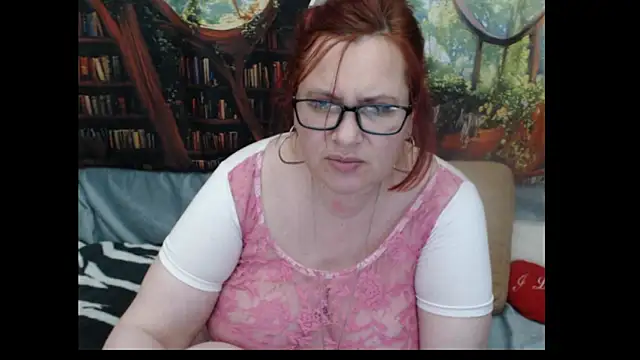 PlayfullMature live XXX chat