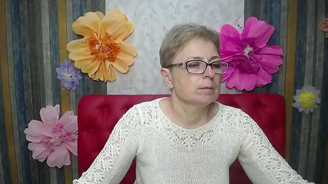 EmiliaGree's Live XXX Chat