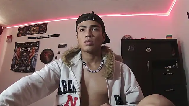 Chat +18 de Fenix_hardcock ao vivo