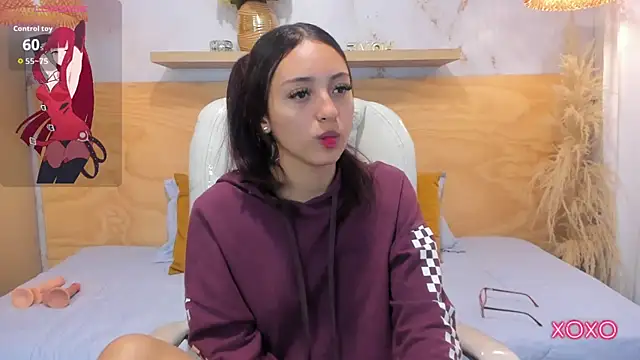 Chat +18 de Lasira_Thill ao vivo