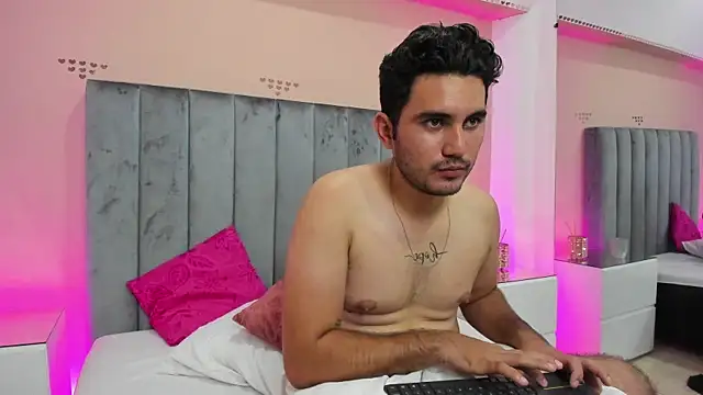 Show modela NOAH_SIN_ na web-kameri