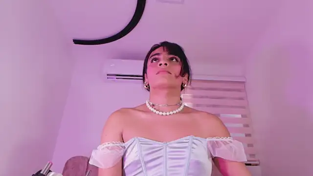 Malaia_thompson_ Adlı Modelin Web Kamerası Şovu