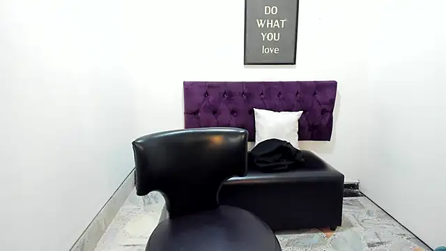 צ'אט XXX בשידור חי של Iansayd333