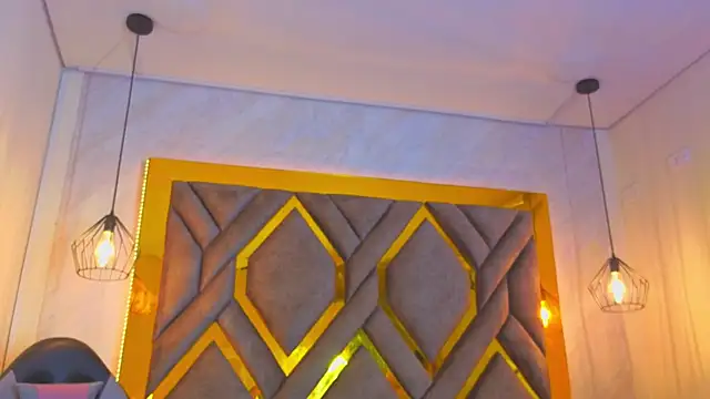 צ'אט XXX בשידור חי של Ey_Im_simone_