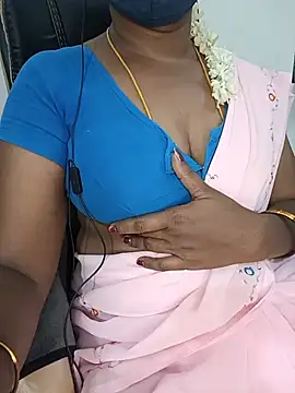 Tamil-hotwife 网络视讯表演