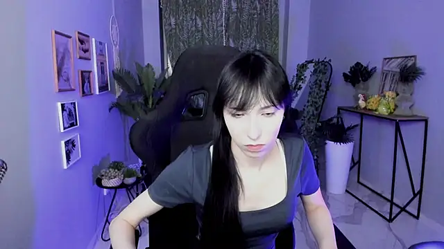 SeraphineSparda's Live XXX Chat