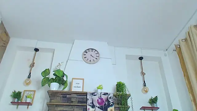 Emma_hassani Chat XXX live
