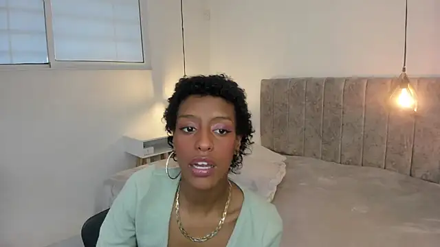 Chatroom XXX en direct de Zia_Green