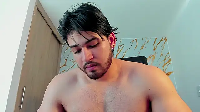 ElianKeiser Adlı Modelin Canlı XXX Sohbeti