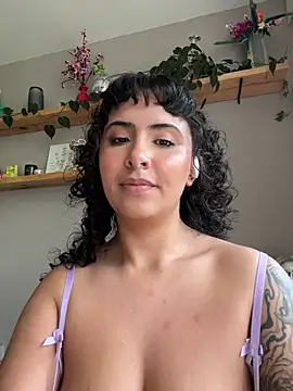 SugarTroubl33's Live XXX Chat