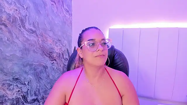Živý XXX chat MHONIKBELUCCI