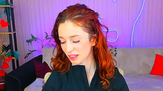 แชท XXX สดของ ChristinaConteeree