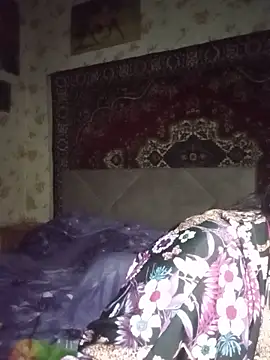 AuroKaria Adlı Modelin Canlı XXX Sohbeti