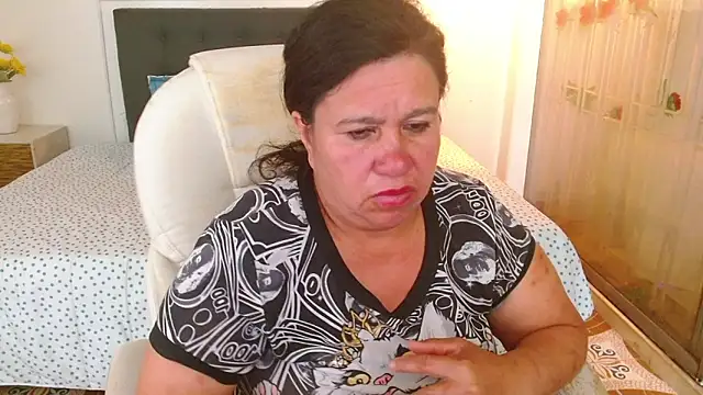 evelin_12_ Chat XXX in diretta