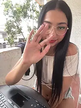 XXX chat uživo modela Daniela_Pink