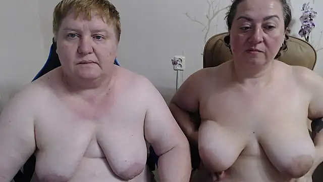 Lindy-Jeanie's Live XXX Chat